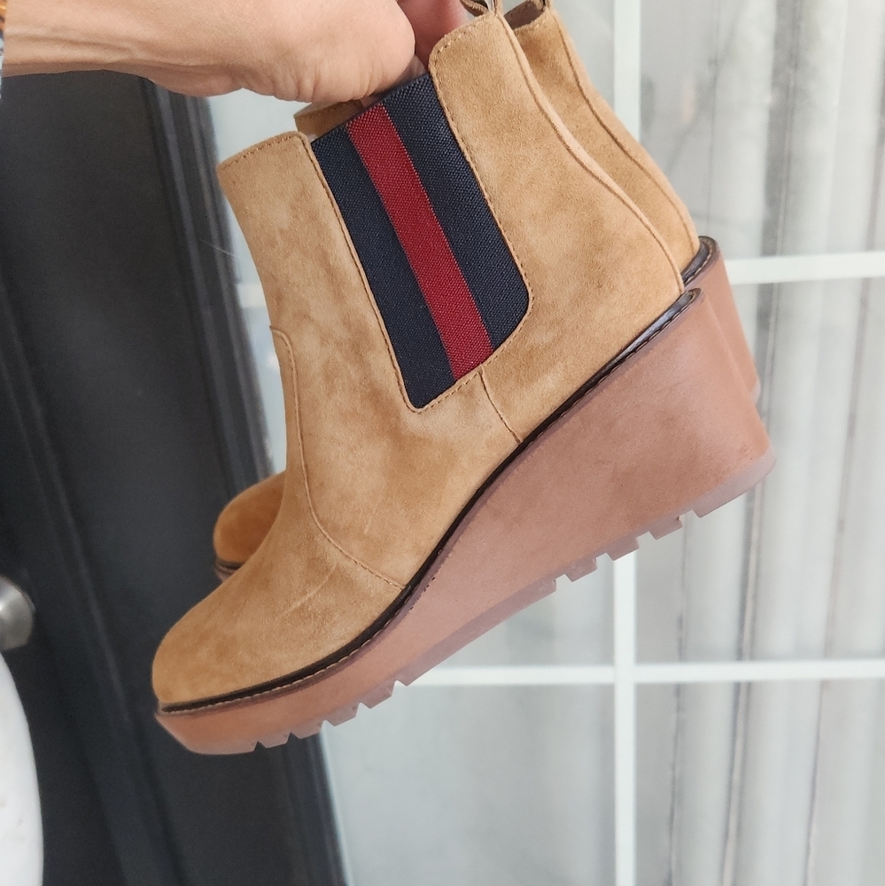 CECELIA NEW YORK Tan Ankle Boots with Black and Red Stripes - Picture 3 of 10